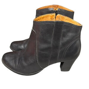 Women's LL Bean Black Ankle Boot Signature Leather Side Zip Heel Booties Size 8M